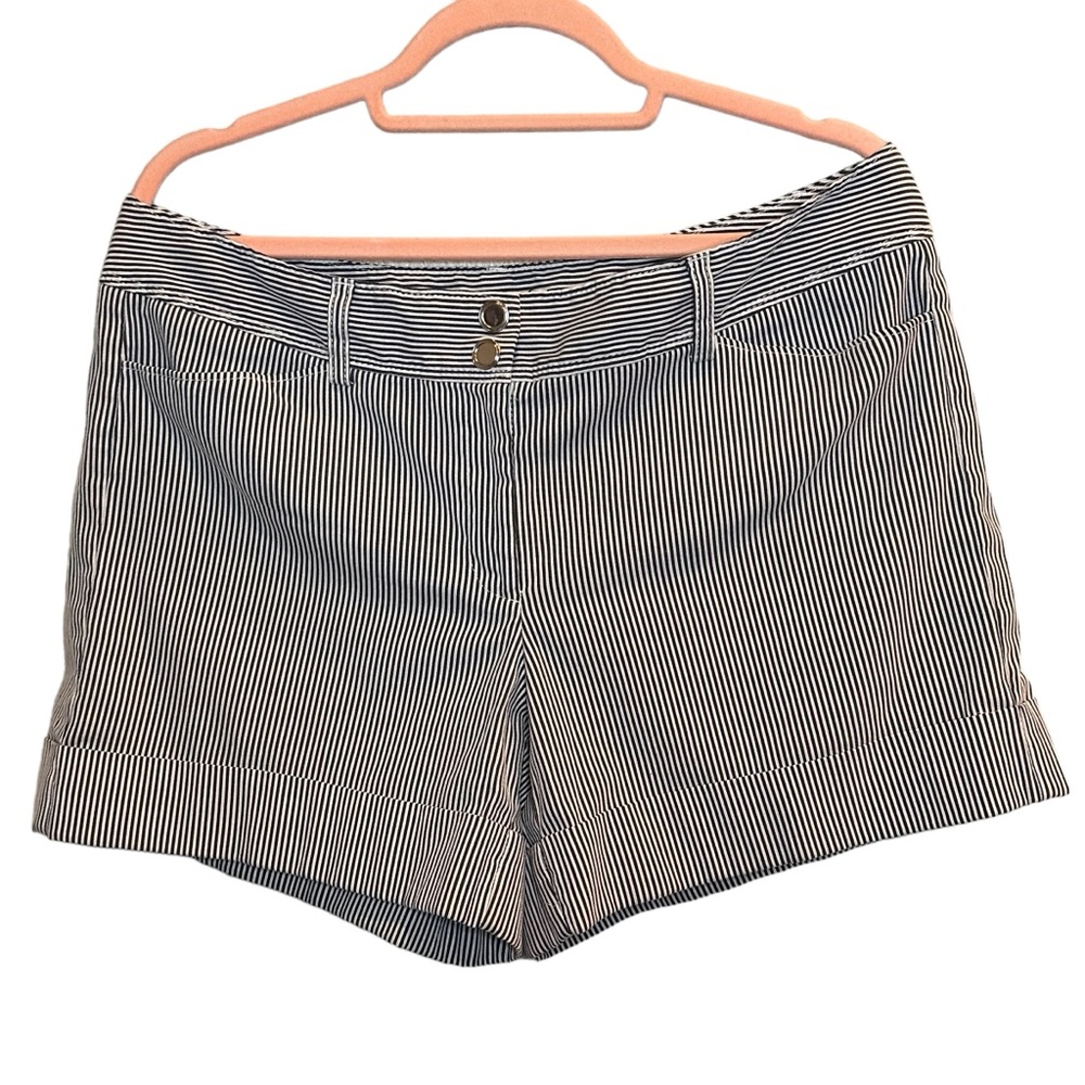 White House Black Market - 12 - pinstripe shorts